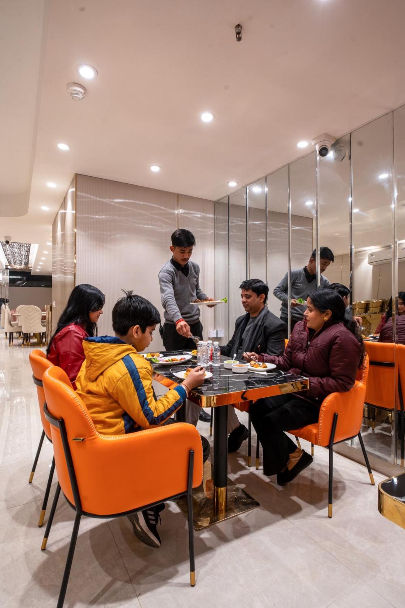 Hotel Ginger Palace Delhi Airport Нью-Делі Екстер'єр фото
